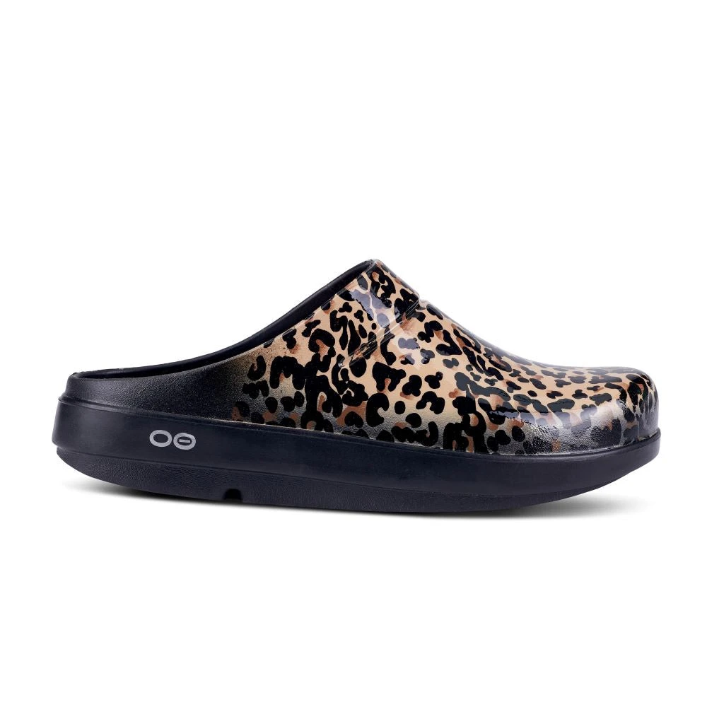 'OOFOS' Women's OOcloog Luxe Pixel Clog - Black / Black Leopard 'OOFOS' Women's OOcloog Luxe Pixel Clog - Black / Black Leopard -Outdoor Apparel Shop