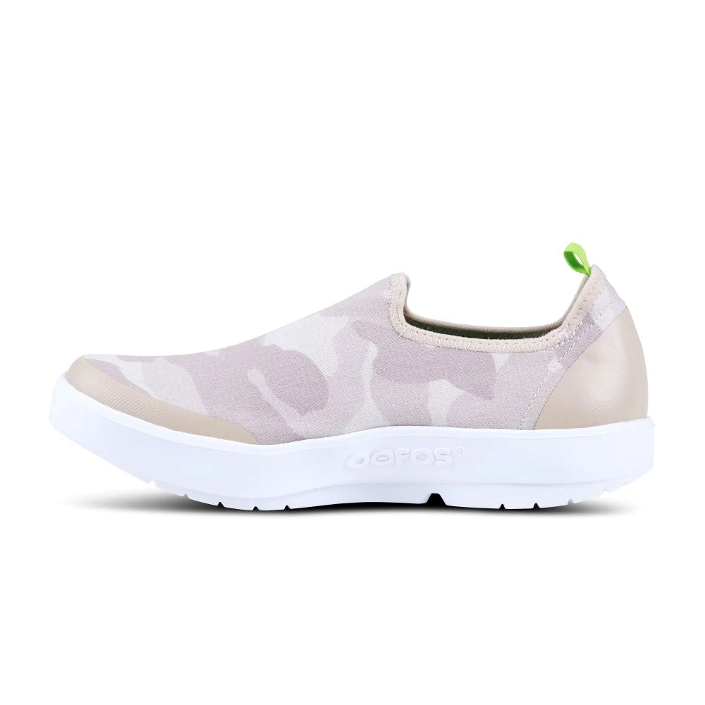 'OOFOS' Women's OOmg eeZee Low Shoe - White / Tan Camo 'OOFOS' Women's OOmg EeZee Low Shoe - White / Tan Camo -Outdoor Apparel Shop