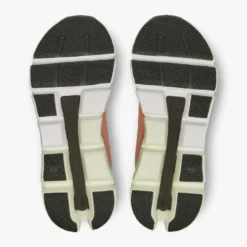 'On Running' Women's Cloudflyer 4 - Peach / Aloe -Outdoor Apparel Shop 71.98669 cloudflyer 4 fw22 peach aloe w g3 1024x1024@2x