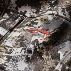 'Sitka' Men's Traverse Jacket - Whitetail : Elevated II -Outdoor Apparel Shop IMG SITKA WT 2022 600028 EV Traverse Jacket Optifade Elevated II 592p Studio 00303 1024x1024@2x